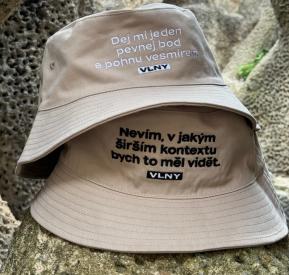 VLNY HAT DEJ MI JEDEN PEVNEJ BOD A POHNU VESMÍREM